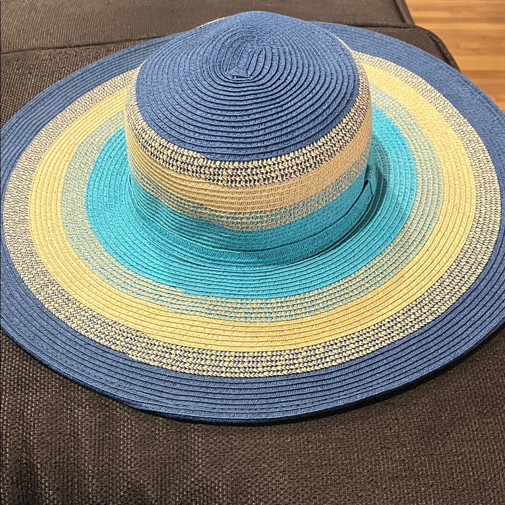 Hat by target turquoise and cream